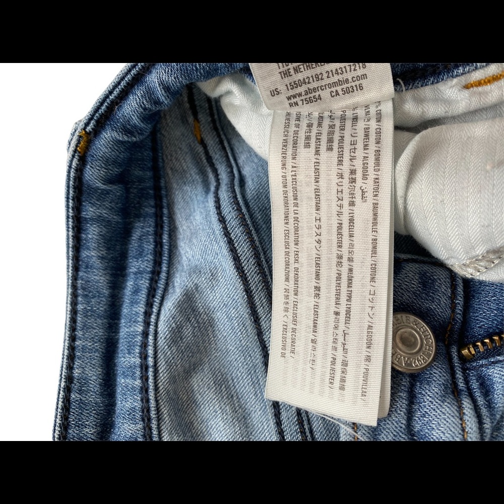 Abercrombie & Fitch distressed raw hem skinny jeans - Picture 3 of 5